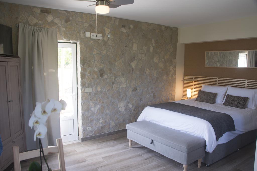 The Fig Boutique Suites Salir de Porto Екстер'єр фото