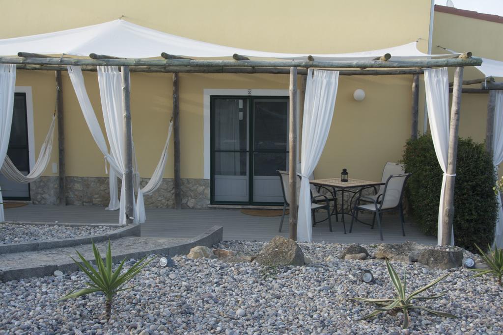 The Fig Boutique Suites Salir de Porto Екстер'єр фото
